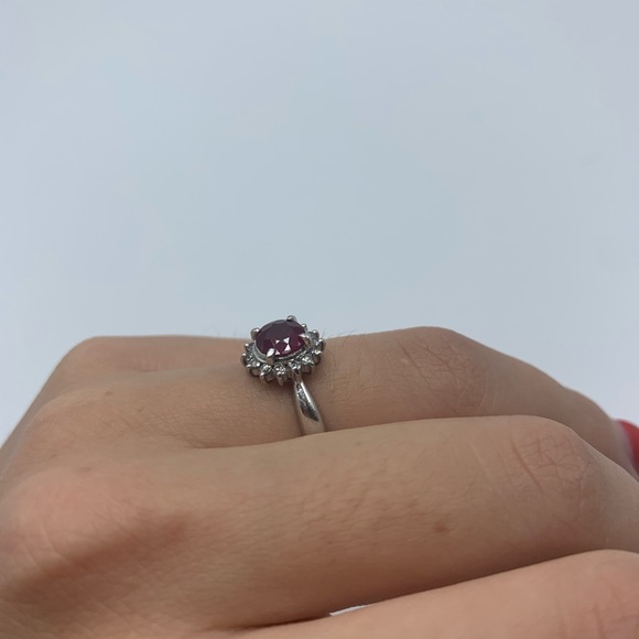Engagement ring - Picture 6 of 6